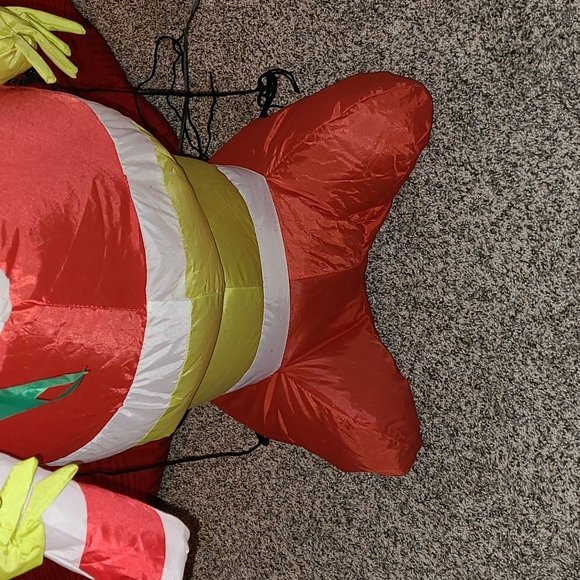 THE GRINCH - Picture 3 of 8